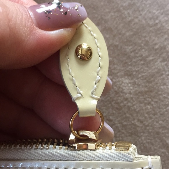 Louis Vuitton Pochette Cles In Vernis Blanc Corail - Picture 4 of 8